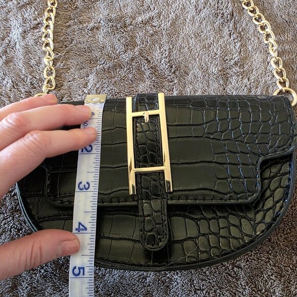 Halston Black Croc Embossed Faux Leather Crossbody Bag Gold Chain H Logo - Picture 13 of 14